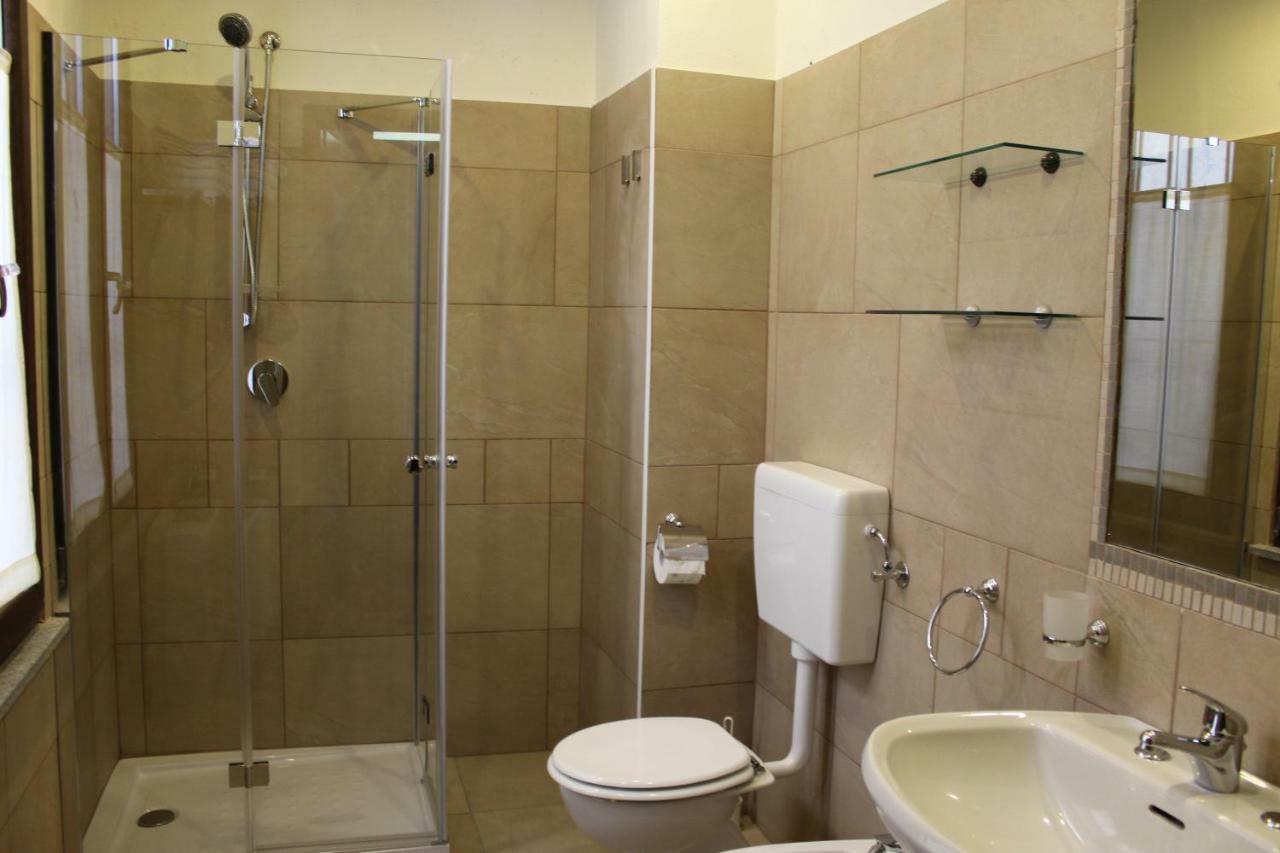 Passaggio A Nord Ovest Hotel Settimo Vittone Bagian luar foto